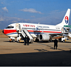 阿克苏红旗坡航空运输航空快运业稳步发展的原因是什么？